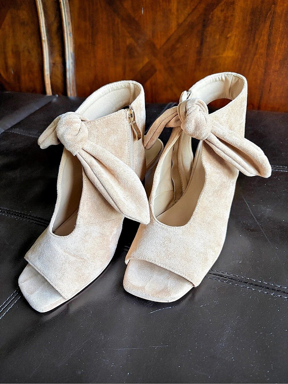 MOOMMO Women's Open Toe Heeled Sandal with Bow and Cutout Beige